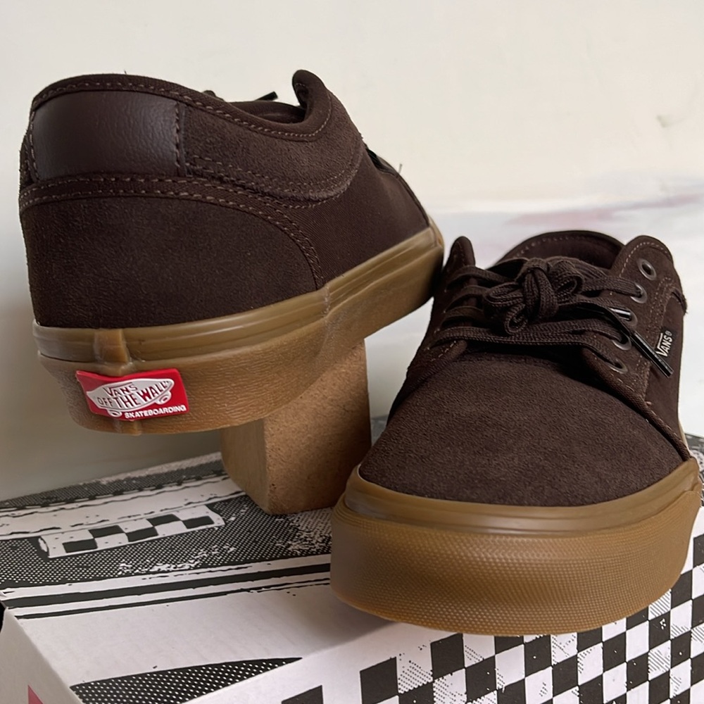 Vans Men’s Skate Chukka Low
Dark Brown/Gum
VN0A4BX4BF3
Sneakers - Picture 10 of 16